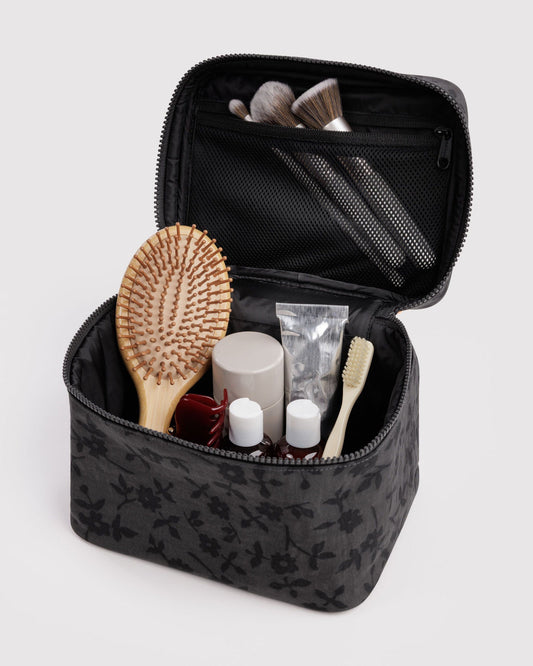 LARGE COSMETIC CASE