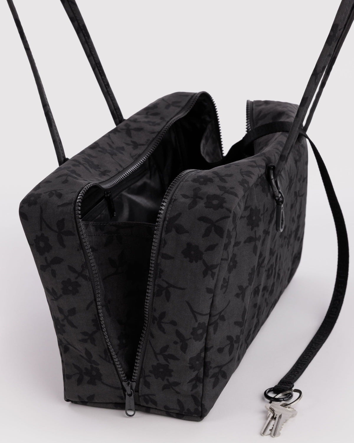 MEDIUM NYLON BOWLER BAG