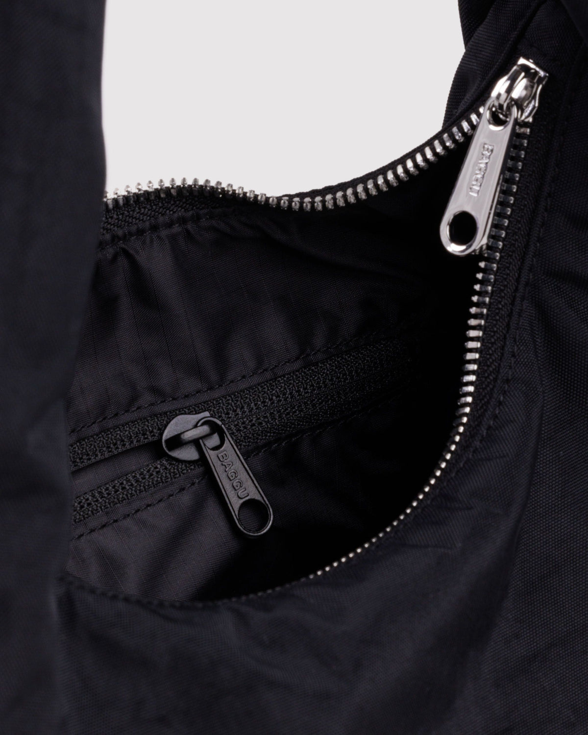 SMALL NYLON MERINGUE BAG