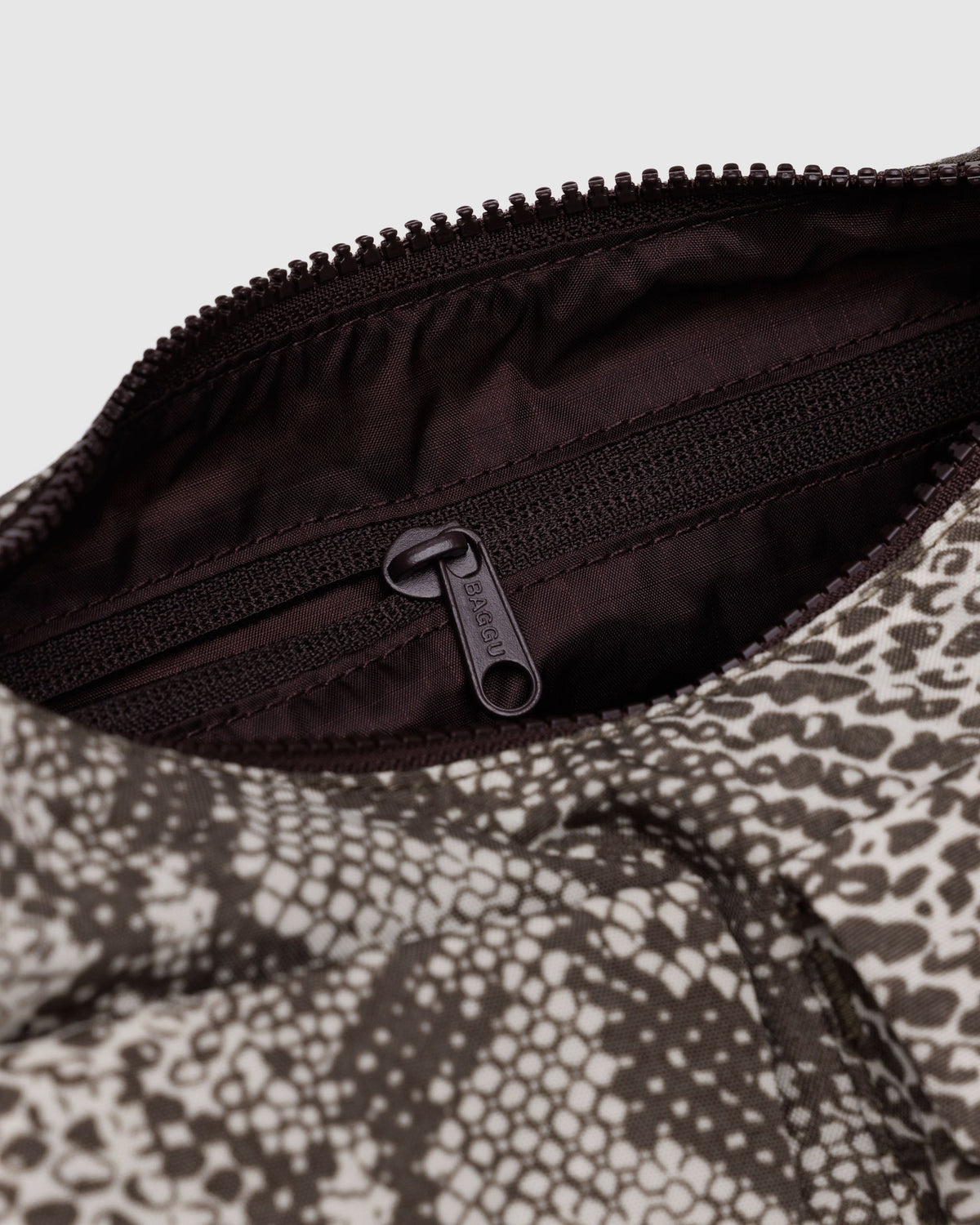 CARGO SHOULDER BAG