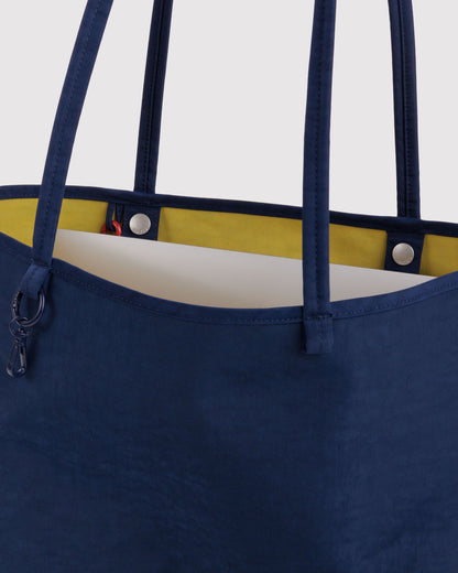 MEDIUM NYLON REVERSIBLE TOTE
