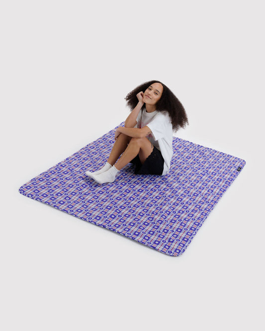 PUFFY PICNIC BLANKET