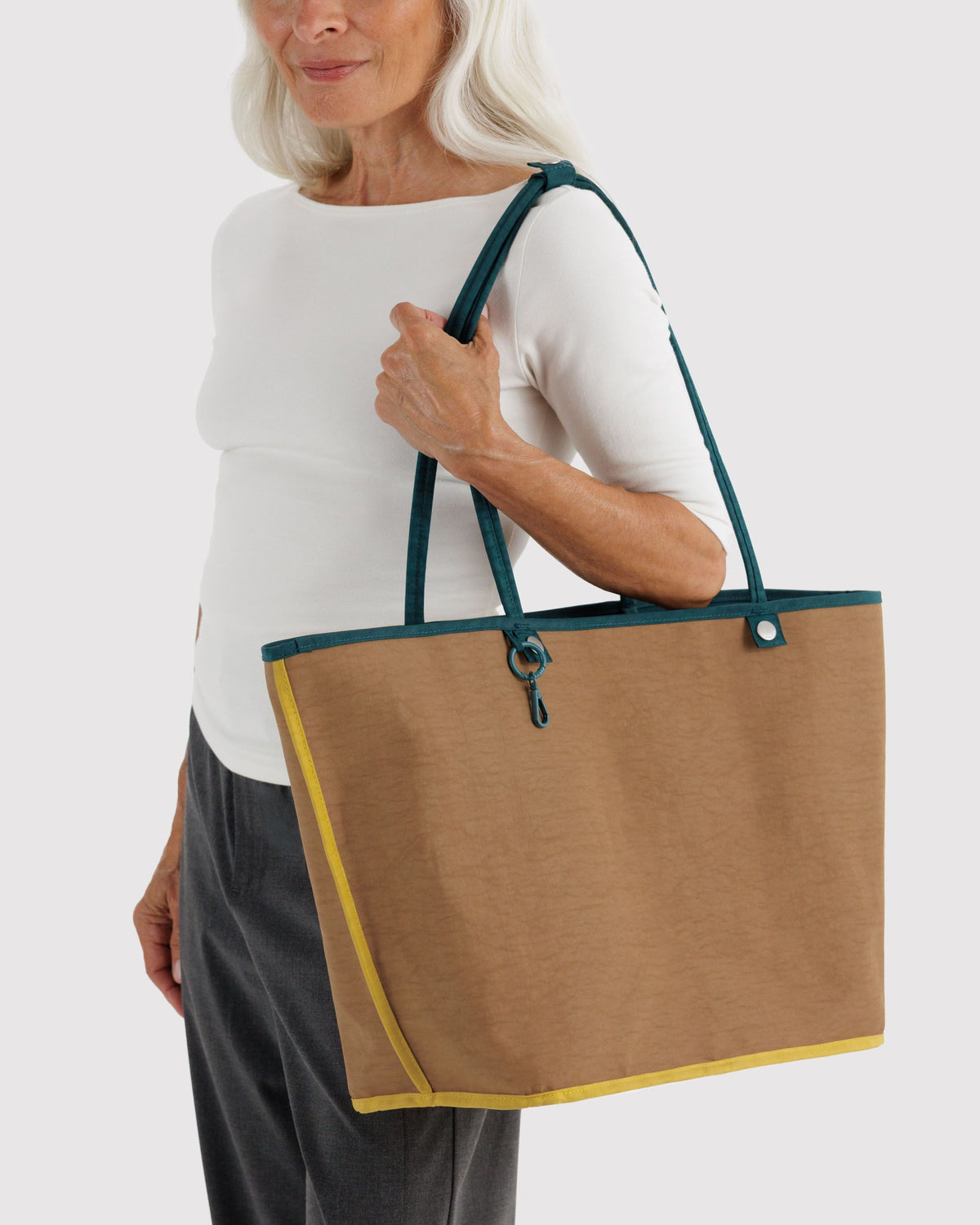 LARGE NYLON REVERSIBLE TOTE