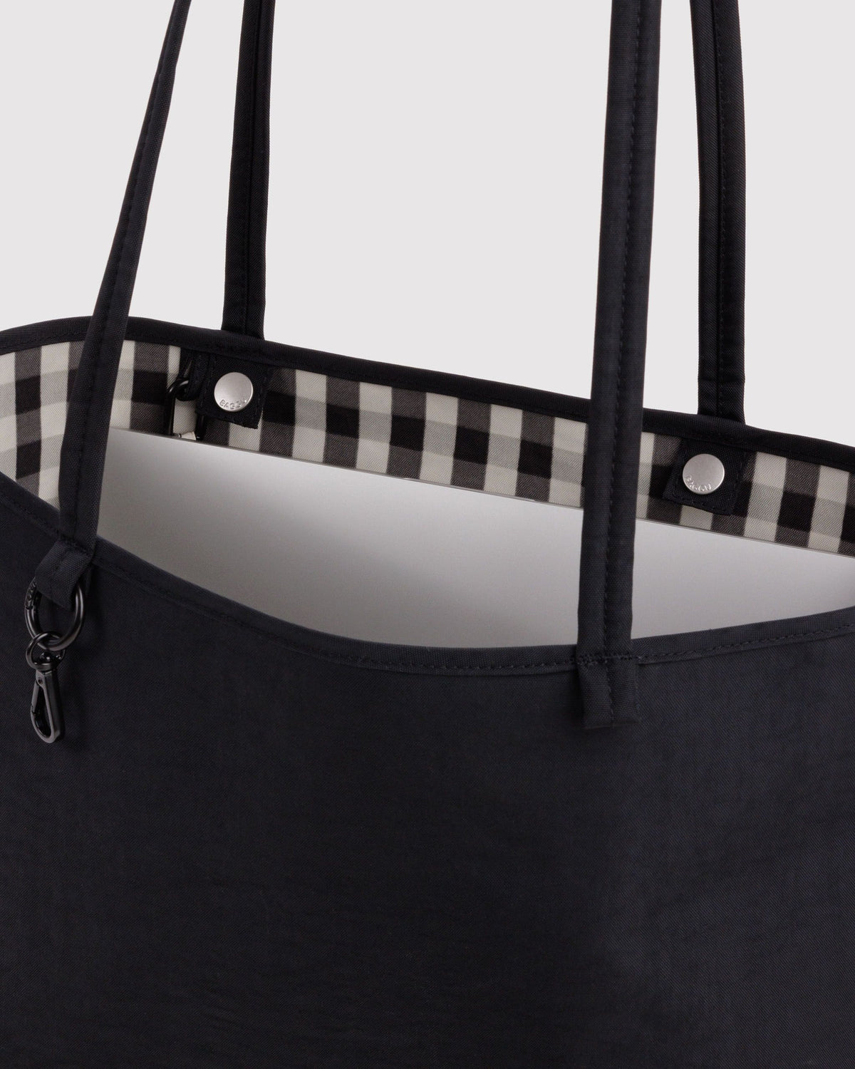 MEDIUM NYLON REVERSIBLE TOTE