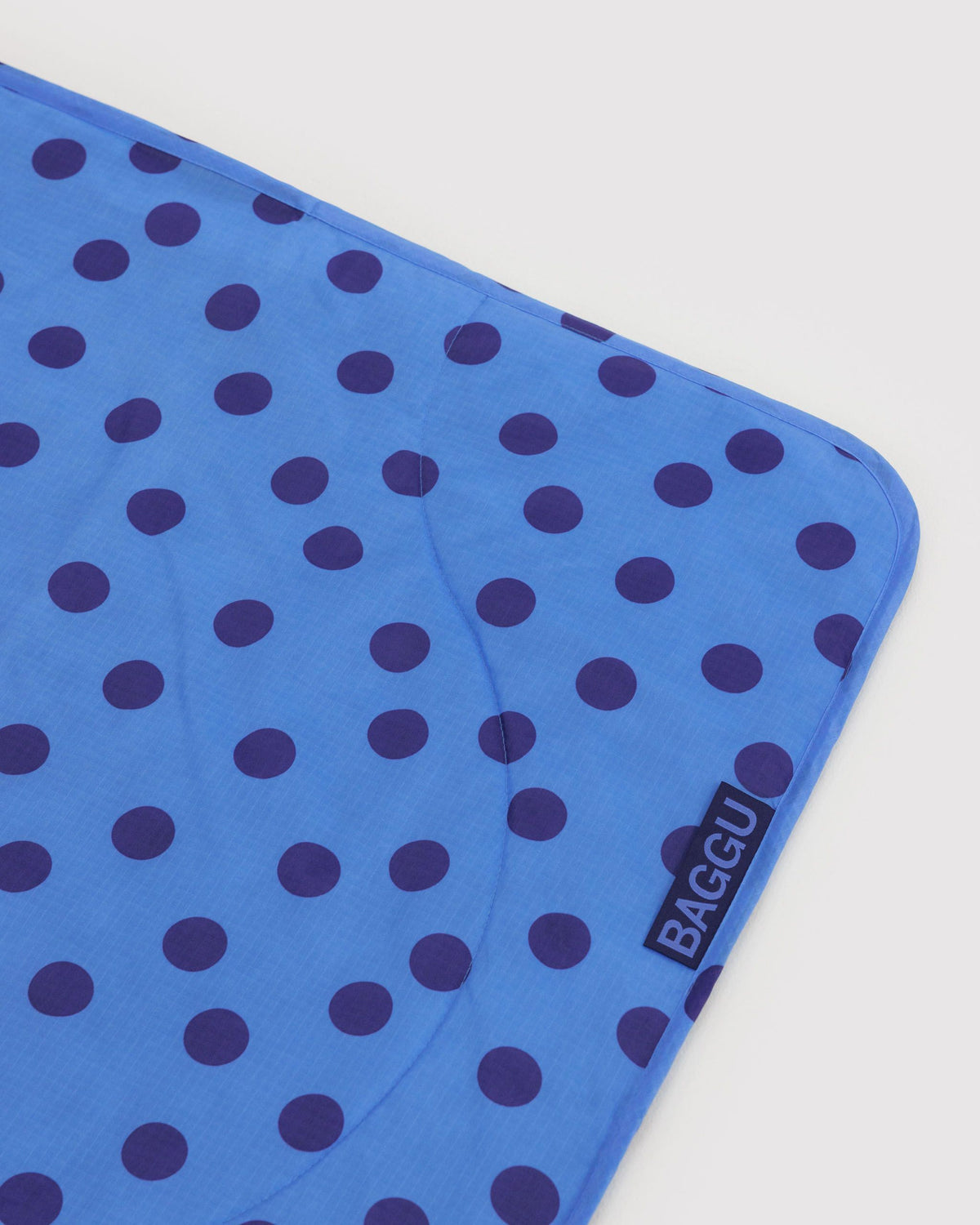 PUFFY PICNIC BLANKET