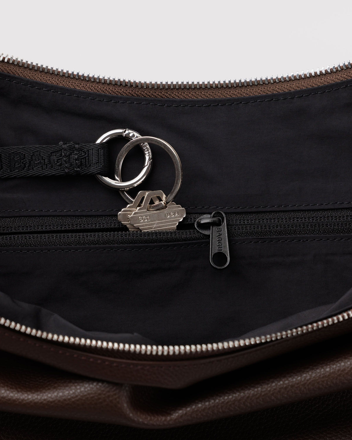 MEDIUM RECYCLED LEATHER FLAT CRESCENT